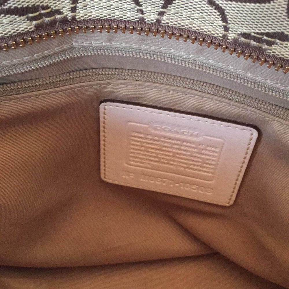Coach Hampton Signature Purse in White & Tan - Picture 5 of 5